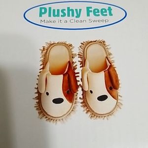 PLUSHY FEET Microfiber Floor Cleaner.